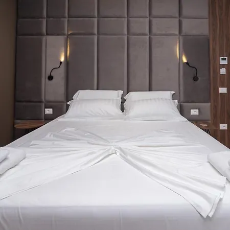 Portside Gf Отель *