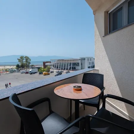 Отель Portside Gf *